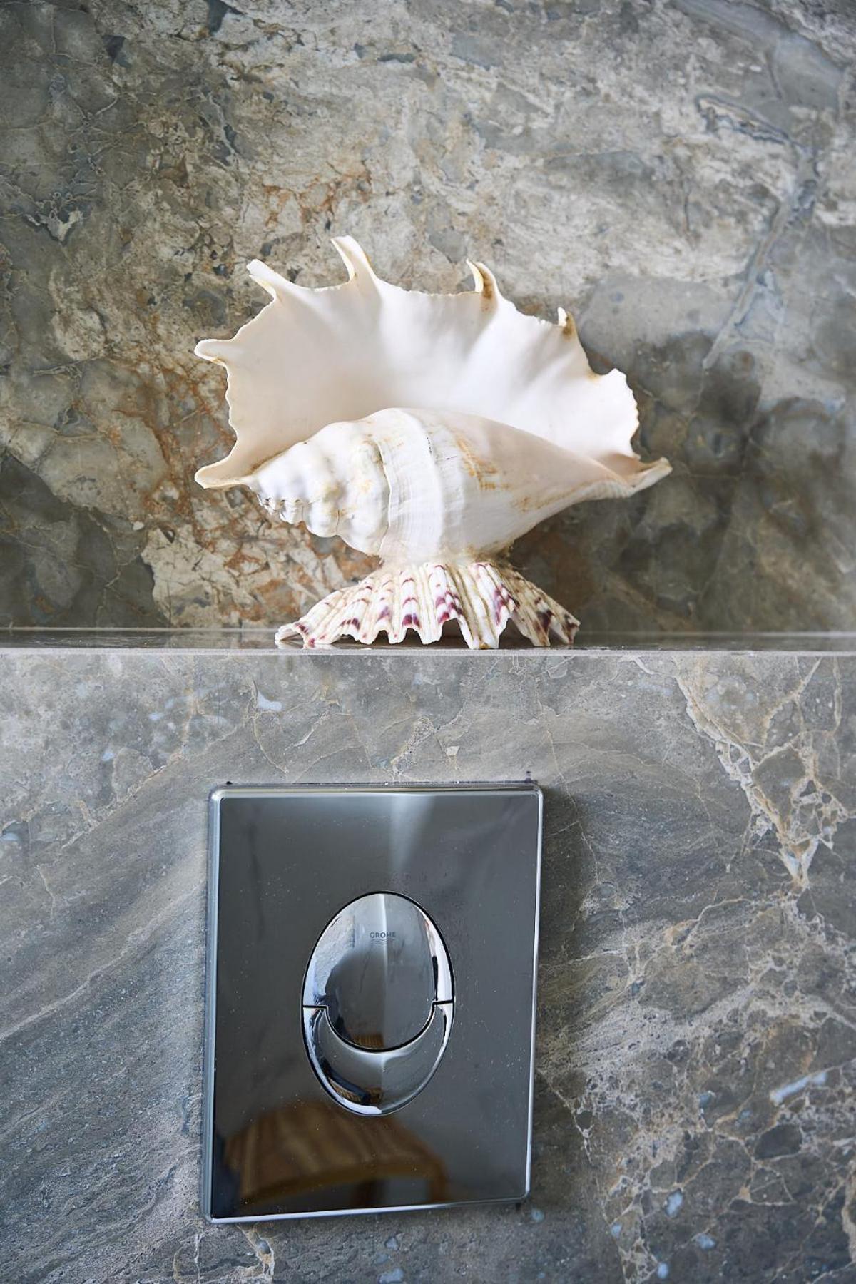 Gia's Luxury * Asgourou